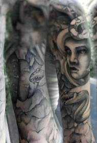 rameno Tajomná čierna šedá zlo Medusa tetovanie vzor