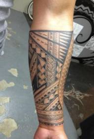 արական թևի սև անհատականություն Totem Tattoo Model