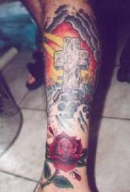 Croce Tombstone e Red Rose Tattoo Pattern