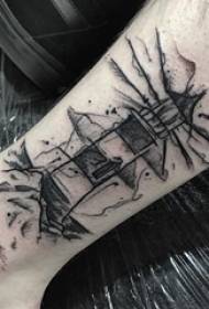 Europa en de Verenigde Staten kalveren tattoo mannelijke schacht op de zwarte vuurtoren tattoo foto