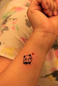 ranne sarjakuva panda tatuointi malli