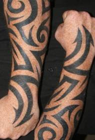 Braccio Totem tribale nero modello di tatuaggio