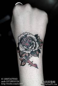 Meedchen Handgelenk rose rose Tattoo Muster