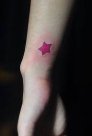 цвят на китката петолъчен звезден модел татуировка