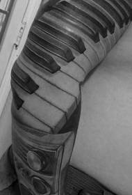 rokas ļoti skaists melnbalto klavieru taustiņu tetovējuma raksts