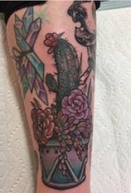 Gabdhaha taatikada loo yaqaan 'cactus tattoo tattoo shank' oo ah succulents iyo sawirrada loo yaqaan 'cactus tattoo tattoo'