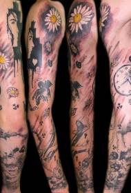 fiore color braccio e motivo tatuaggio a tema bellico
