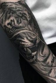 besoa estilo errealista estilo gris beltza tigre tatuaje eredua
