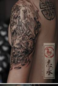 ruku crni dominirajući uzorak tetovaža