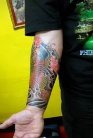 bras beau motif de tatouage japonais carpe et spray