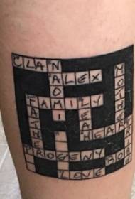 gioco del tatuaggio gambo maschio sulla foto del tatuaggio gioco sudoku nero