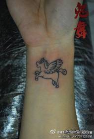 modello del tatuaggio del pony del fumetto al polso