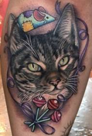Ragazzi europei di tatuaggi per vitelli con gambo su immagini di tatuaggi di topo e gatto