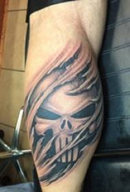 foto di tatuaggio di teschio maschio ragazzo vitello strappo tatuaggio