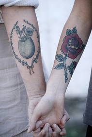 par osobnost ruža mjesec vaza ruku tetovaža