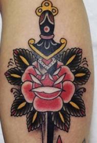 Европска тетоважа девојче тетоважа од роза и слика од тетоважа со гулаби