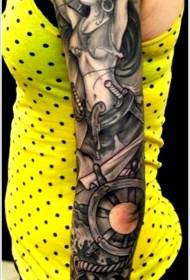 Grande modello di tatuaggio donna sexy bianco e nero