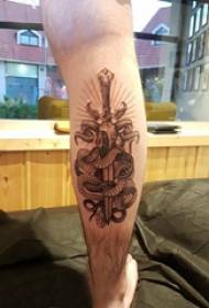 Tattoo slang picture manlike planke op slang tattoo foto