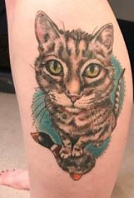 Котенок с татуировкой на тёлке нарисовал кота