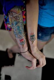 Tatuaggio del dente personalità braccio moda fidanzate