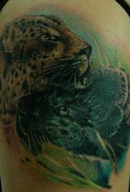 ຮູບແບບ tattoo leopard ແຂນທີ່ສວຍງາມ