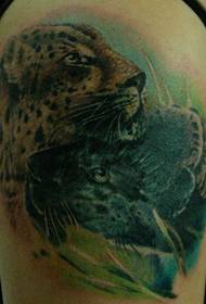 rankos gražus leopardo tatuiruotės modelis