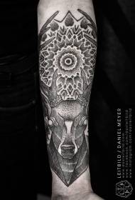 Misteriosa cabeza de corzo en branco e negro con patrón de tatuaje de Brahma
