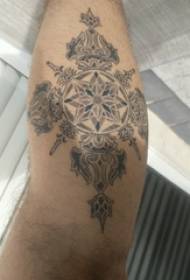Geometric tattoo moški krak na majhni sveži geometrijski sliki tatoo