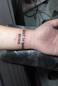 Jiujiang Nadel Kungfu Tattoo Show funktionnéiert: Handgelenk Englesch Alfabet Tattoo Muster