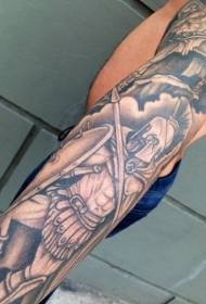胳膊个性简易的黑白古希腊勇士纹身图案