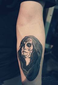 Tatuaggio da polso in bianco e nero minimalista Death Girl