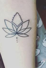 Europejska cielę tatuaż dziewczyna cielę na obrazie czarnego lotosu tatuaż