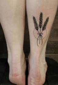 Belle affiche de veau avec petits tatouages frais