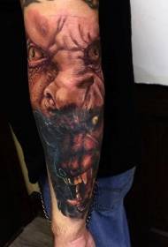 Patró de tatuatge per transformar el llop de color del braç