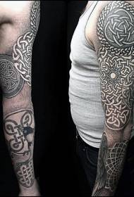 Спеціальний узор татуювання з великим кайлом