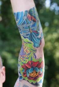 model de tatuaj de flori de brate de culoare masculină masculină