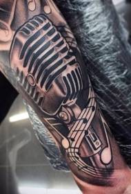 microfone estilo realista de braço com padrão de tatuagem musical