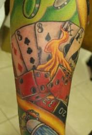 Cartes à jouer au bras couleur et images de tatouage de scorpion rouge