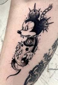 Siyah Mickey Mouse dövme resim üzerinde dövme çizgi film erkek buzağı
