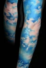 手臂非常美麗的藍天紋身圖案