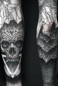 Brazo único cráneo negro con patrón de tatuaje de tótem floral