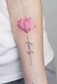 الزهور الذراع الصغيرة: الوشم على ذراع نمط الوشم سلسلة زهرة جميلة