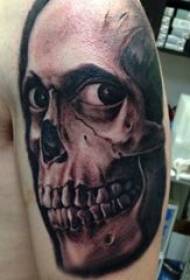 Tatuagem de Taro, braço masculino, tatuagem no braço