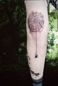 Iskolás karja a fekete geometriai egyszerű vonal pókháló tetoválás képe