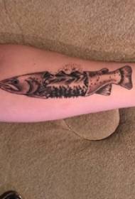 Arm tatueringsmaterial, manlig fisk, svart fisk tatuering bild