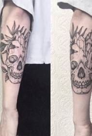 татуировка череп девушки на черно-серой татуировке точка татуировка ежик
