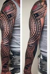 Mkono wamwana wasukulu wakuda mzere wa geometric element design tattoo maluwa mkono chithunzi