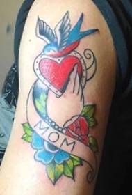 Ręka chłopca pomalowana akwarela szkic literacki piękny tatuaż w kształcie serca