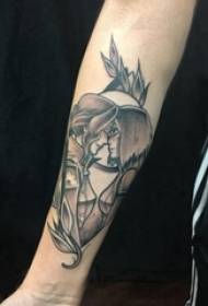 Tato potret karakter lengan siswa pria pada gambar tato tanaman dan pasangan