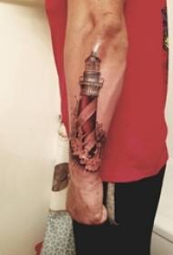 Αγόρια όπλα βαμμένα αφηρημένες γραμμές ψεκασμού και φωτογράφος τατουάζ φάρου
